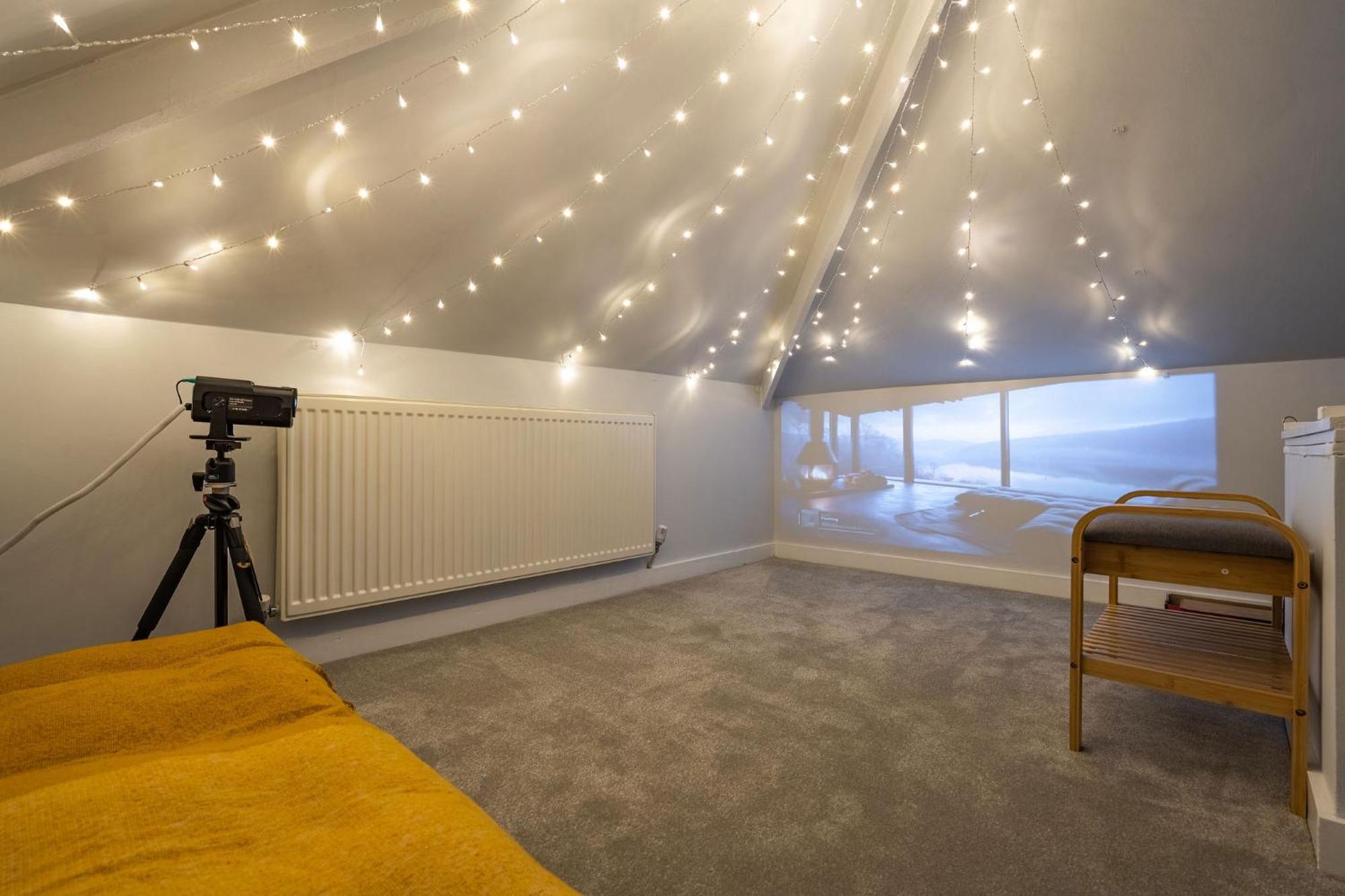 Nature Inspired Bungalow With 3 Rooms - 10 Mins From Manchester Airport Timperley 外观 照片